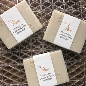 PINEAPPLE COCONUT BATH BAR by THE SHEA SHOPPE